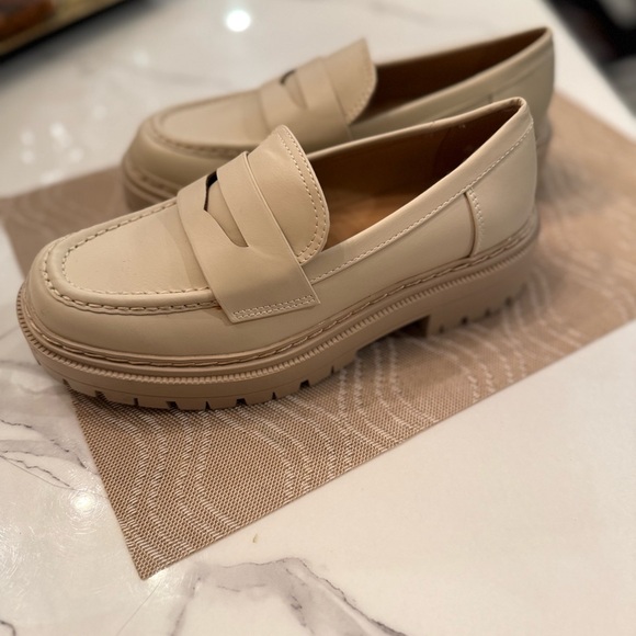 Shoes - Elegant Cream Loafers for Women